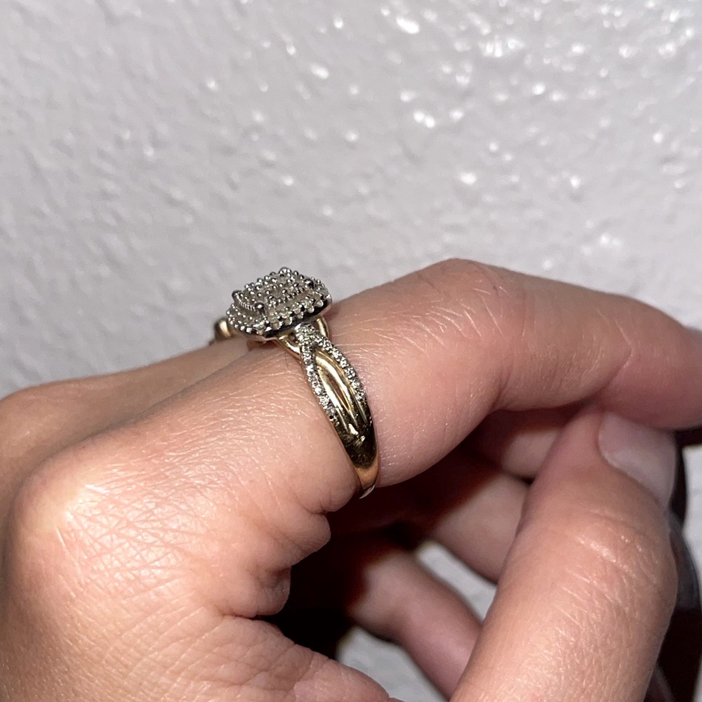 Diamond ring - Picture 2 of 2